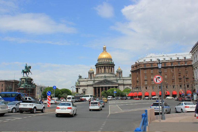 Синий мост - вид на Исаакиевскую площадь