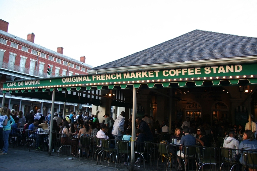 А здесь можно выпить французского кофе