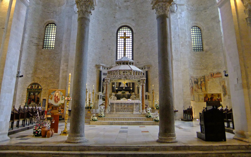 Алтарь базилики