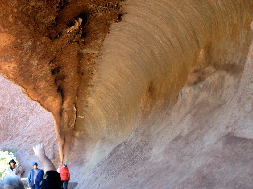 Последний шанс покорить Улуру: правительство Австралии закрывает знаменитую гору