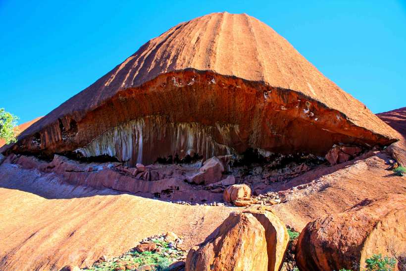 Последний шанс покорить Улуру: правительство Австралии закрывает знаменитую гору