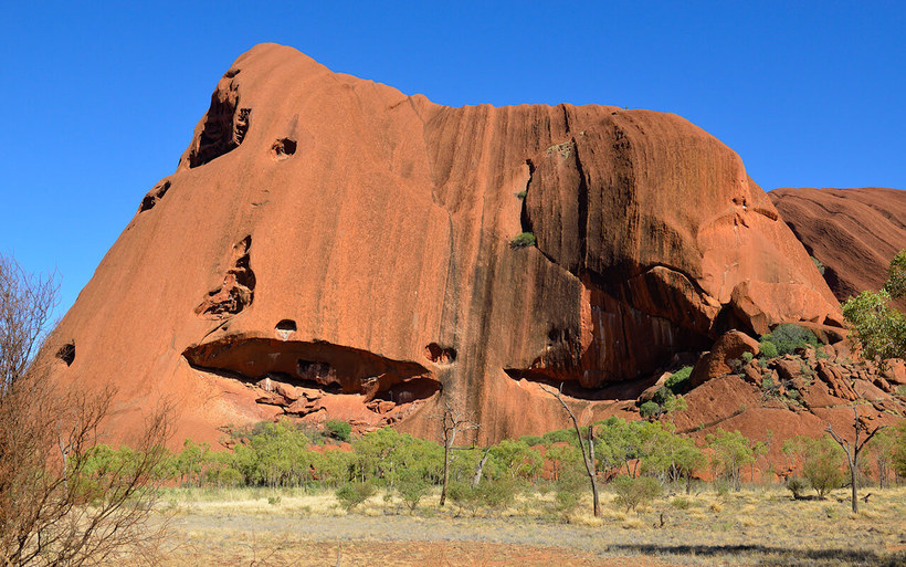 Последний шанс покорить Улуру: правительство Австралии закрывает знаменитую гору