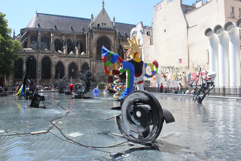 Фонтан Стравинского около центра Помпиду