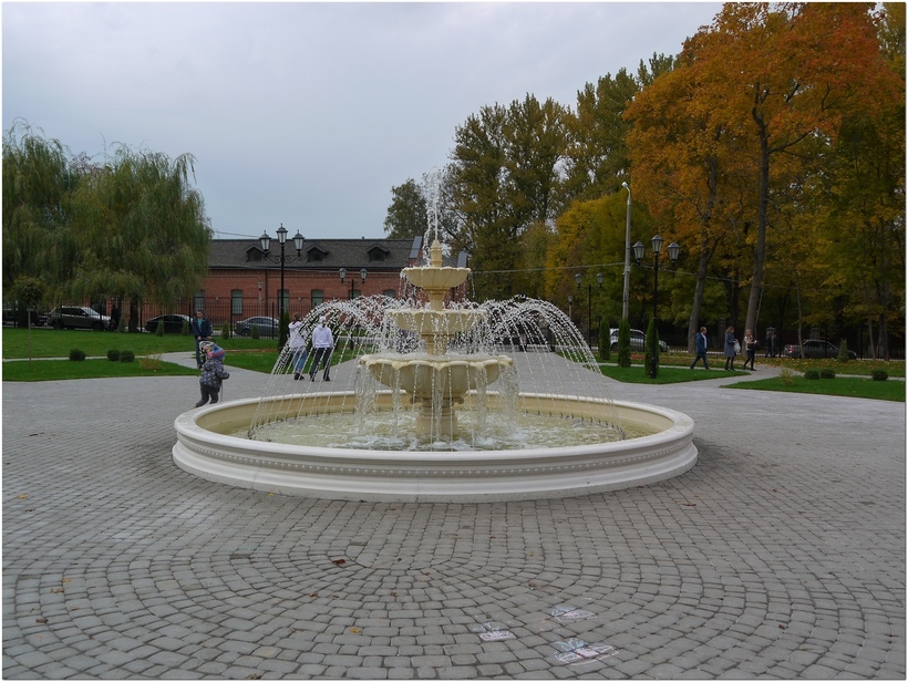 Парковый фонтанчик