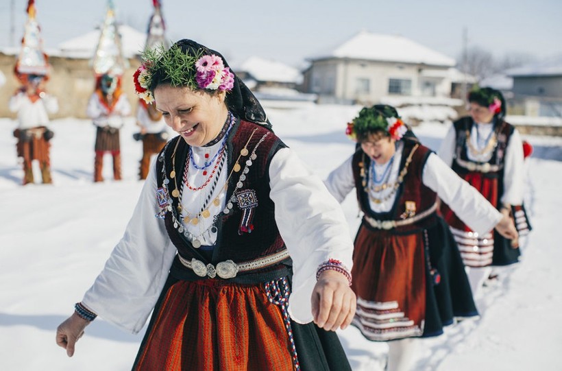 Блог - Кукер — самый небанальный новогодний ритуал в Болгарии Кукер — самый небанальный новогодний ритуал в Болгарии