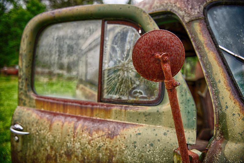 Блог - Колоритное кладбище старинных автомобилей в фотографиях Колоритное кладбище старинных автомобилей в фотографиях