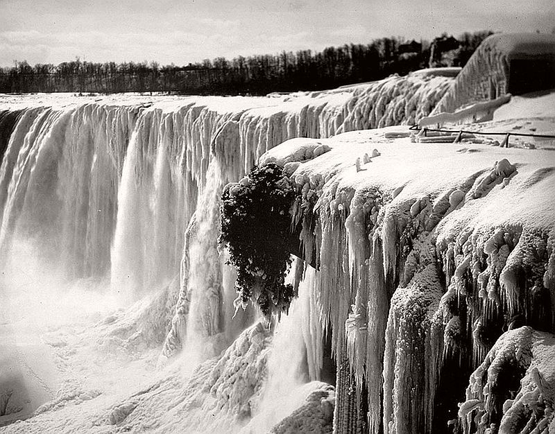 Блог - Фантастические пейзажи Ниагарского водопада во льдах на винтажных фотографиях Фантастические пейзажи Ниагарского водопада во льдах на винтажных фотографиях