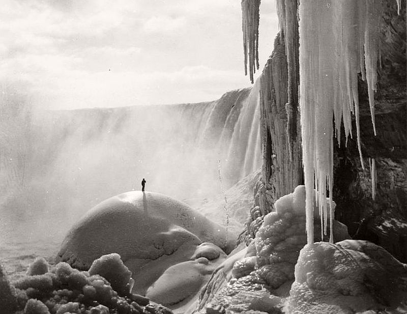 Блог - Фантастические пейзажи Ниагарского водопада во льдах на винтажных фотографиях Фантастические пейзажи Ниагарского водопада во льдах на винтажных фотографиях