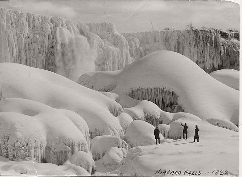 Блог - Фантастические пейзажи Ниагарского водопада во льдах на винтажных фотографиях Фантастические пейзажи Ниагарского водопада во льдах на винтажных фотографиях