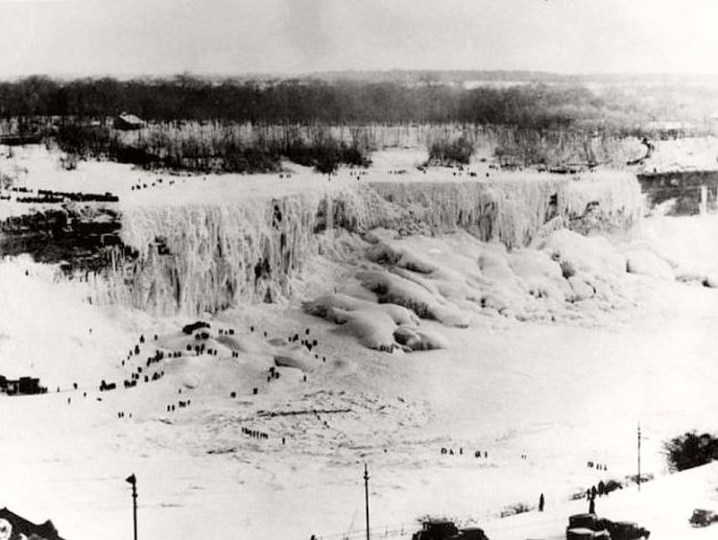 Блог - Фантастические пейзажи Ниагарского водопада во льдах на винтажных фотографиях Фантастические пейзажи Ниагарского водопада во льдах на винтажных фотографиях
