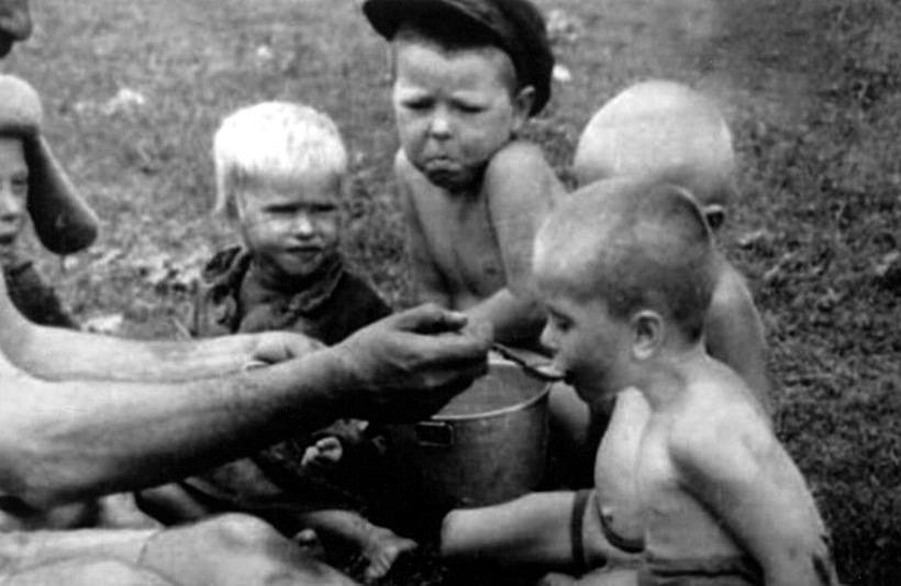 Блог - 19 фото, сделанных фотографом из Германии в советской деревне во время войны 19 фото, сделанных фотографом из Германии в советской деревне во время войны