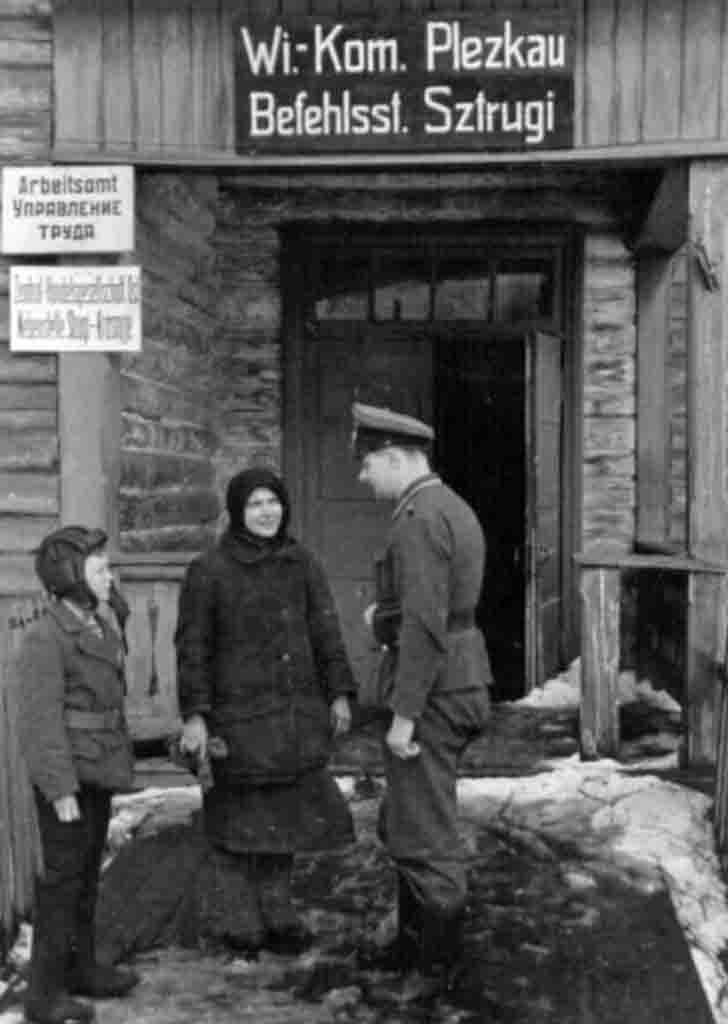 Блог - 19 фото, сделанных фотографом из Германии в советской деревне во время войны 19 фото, сделанных фотографом из Германии в советской деревне во время войны