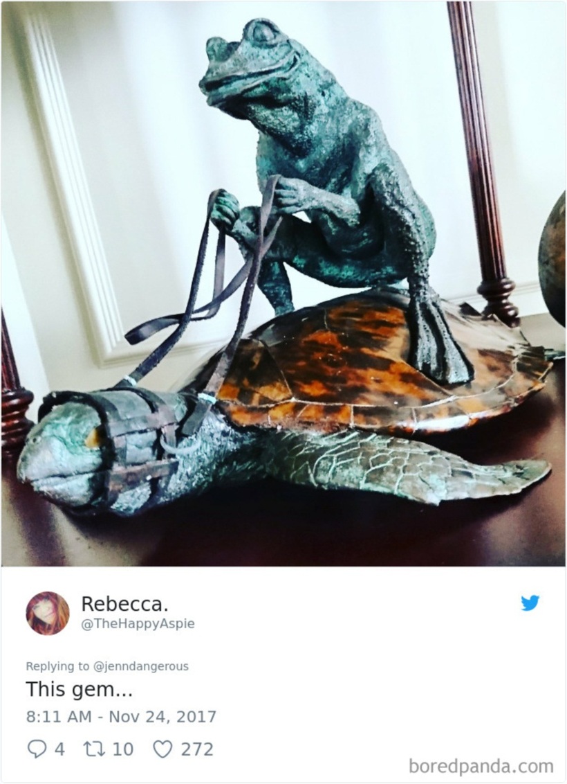 Люди делятся снимками очень странных вещей, которые они нашли в доме своих родителей