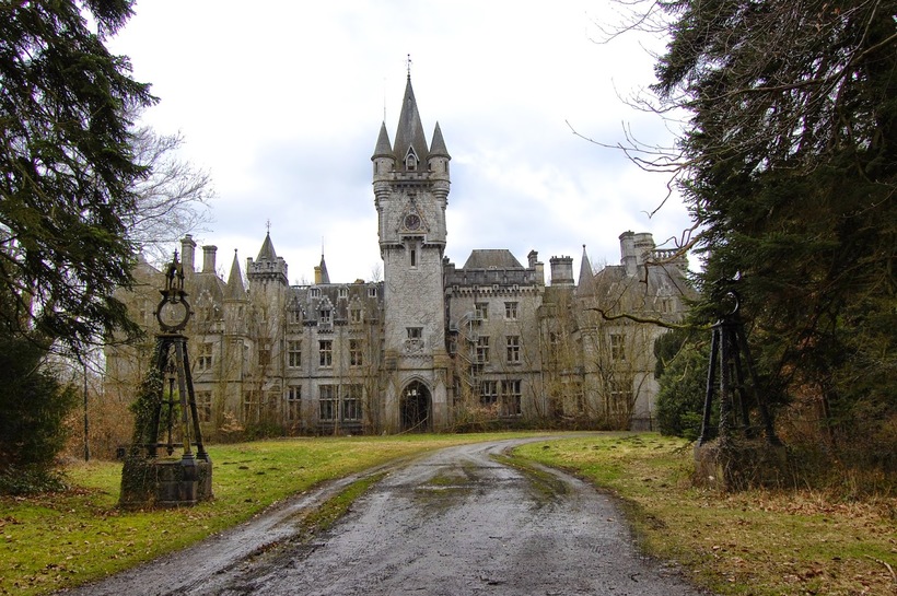 5 грандиозных и живописных заброшенных мест, где лучше ни за что не оставаться одним