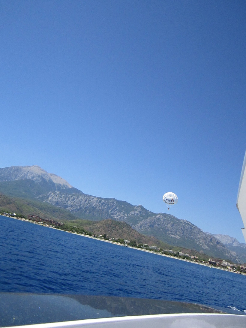 Прекрасное безоблачное небо Турции