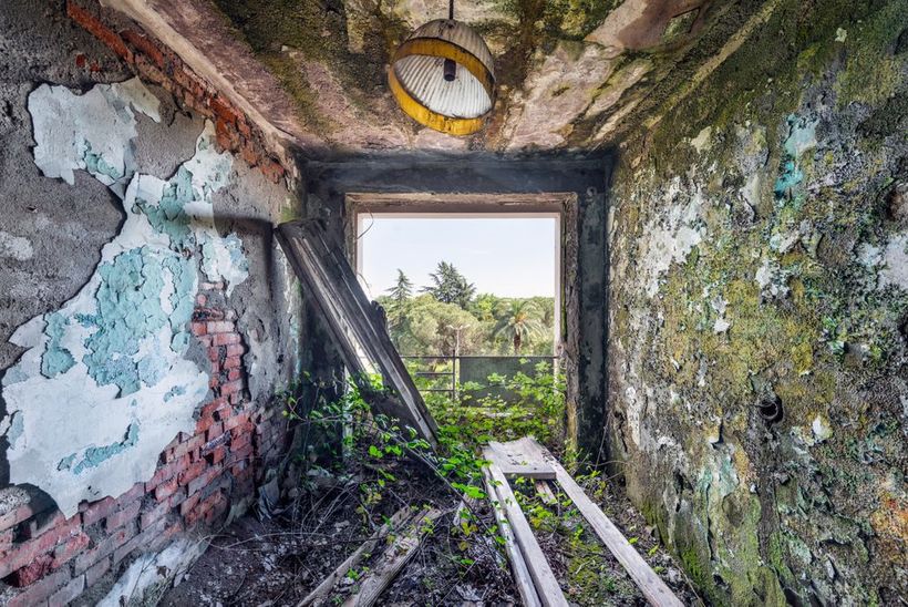 Блог - 26 фотографий послевоенной Абхазии, рассказывающих о былой роскоши 26 фотографий послевоенной Абхазии, рассказывающих о былой роскоши