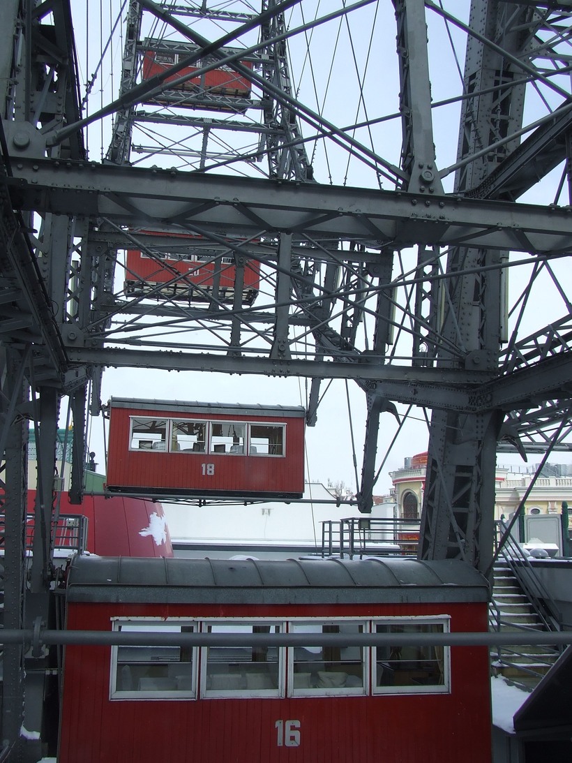 Колесо обозрения Ризенрад в парке Пратер