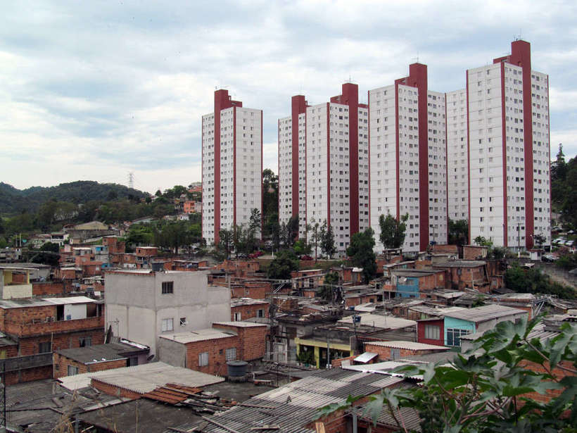 Когда бедность и богатство в нескольких шагах: вид сверху на социальное неравенство