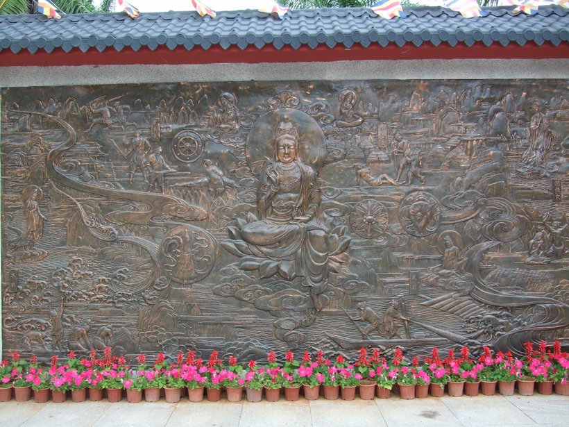 В парке Nanshan Buddhism Cultural