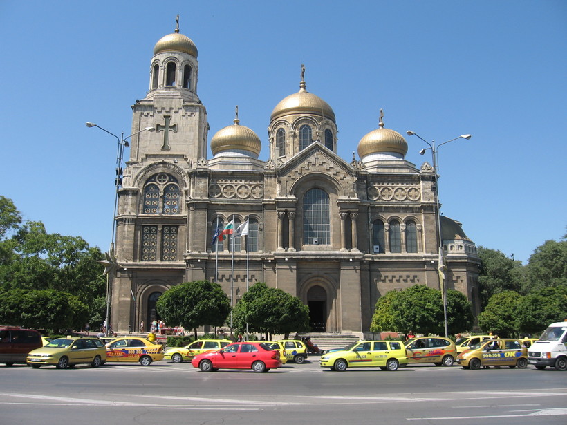 Варна: Кафедральный собор Пресвятой Богородицы