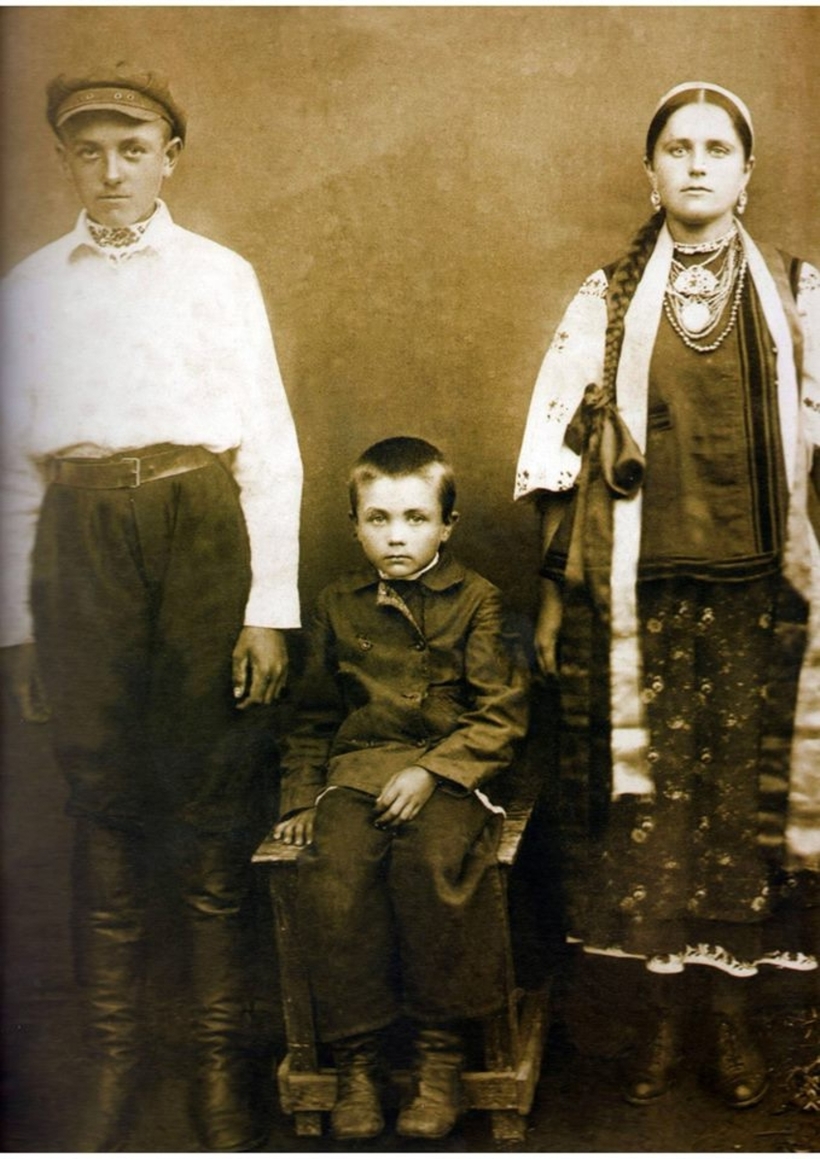 Блог - 19 фото о том, как выглядели украинки 100 лет назад 19 фото о том, как выглядели украинки 100 лет назад