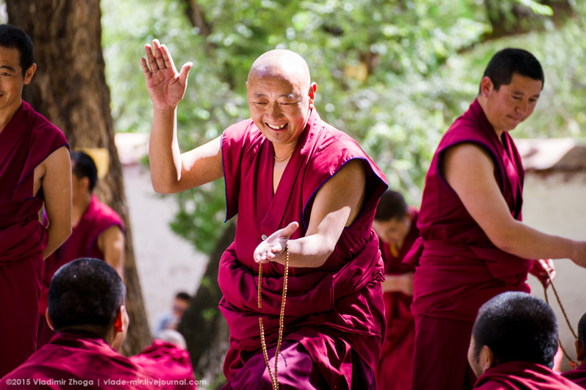 О чем спорят тибетские монахи