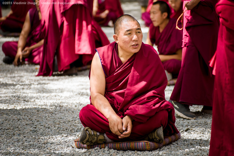 О чем спорят тибетские монахи