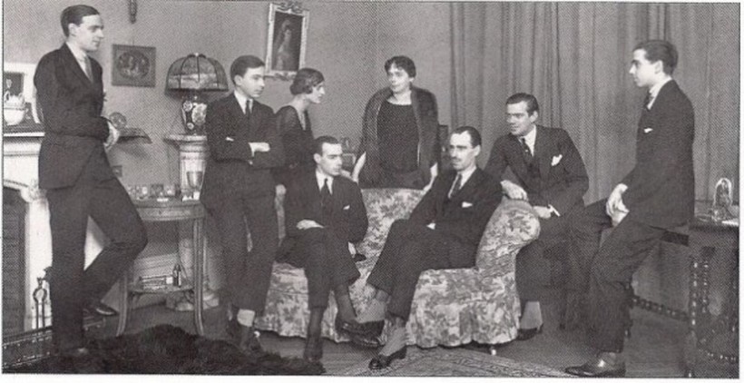 Великая княгиня Ксения со своими детьми Великая княгиня Ксения со своими детьми