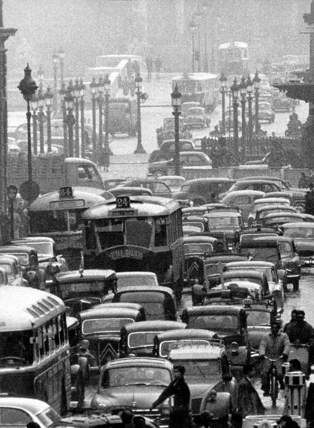 Блог - 26 фотографий о том, какие были пробки на дорогах в прошлом 26 фотографий о том, какие были пробки на дорогах в прошлом