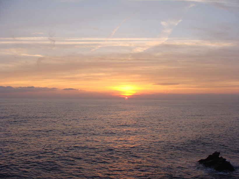 Закат солнца в Генуе (район Нерви)