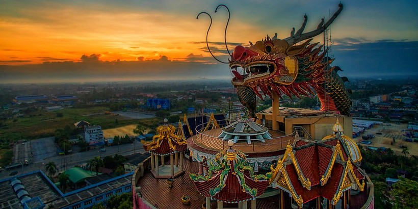 Ват Сампхан — невероятный храм дракона в Таиланде