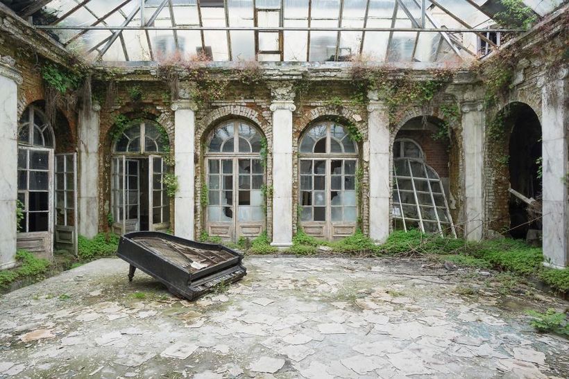 Блог - Пианист и фотограф из Франции одержим атмосферой заброшенных мест со старыми роялями Пианист и фотограф из Франции одержим атмосферой заброшенных мест со старыми роялями