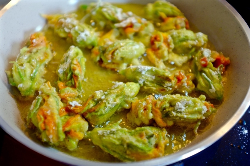 Жареные цветы цукини