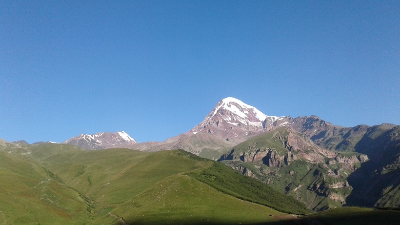 Весенние горные пейзажи