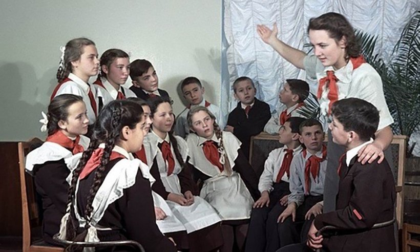 Какими журнал «Огонек» показывал послевоенные годы в СССР