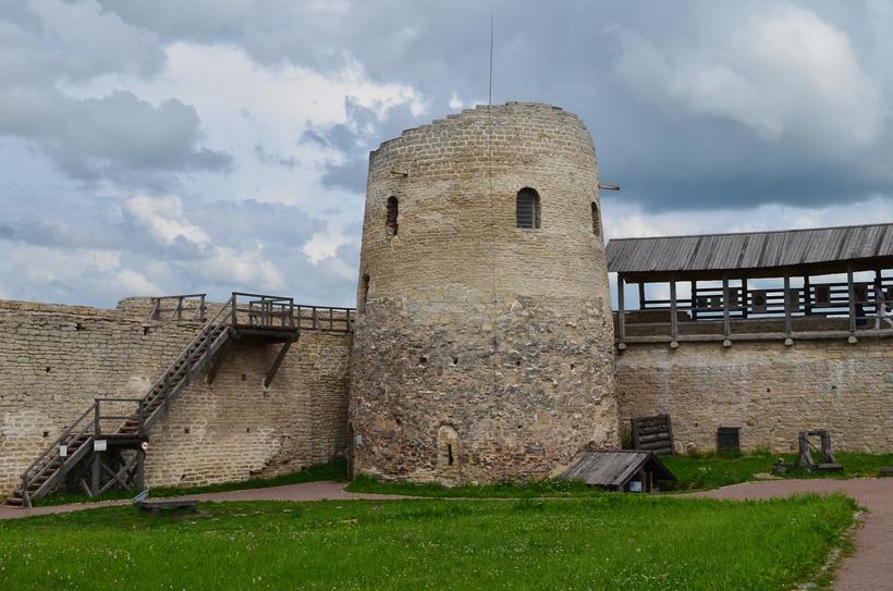 Крепость производит сильное впечатление