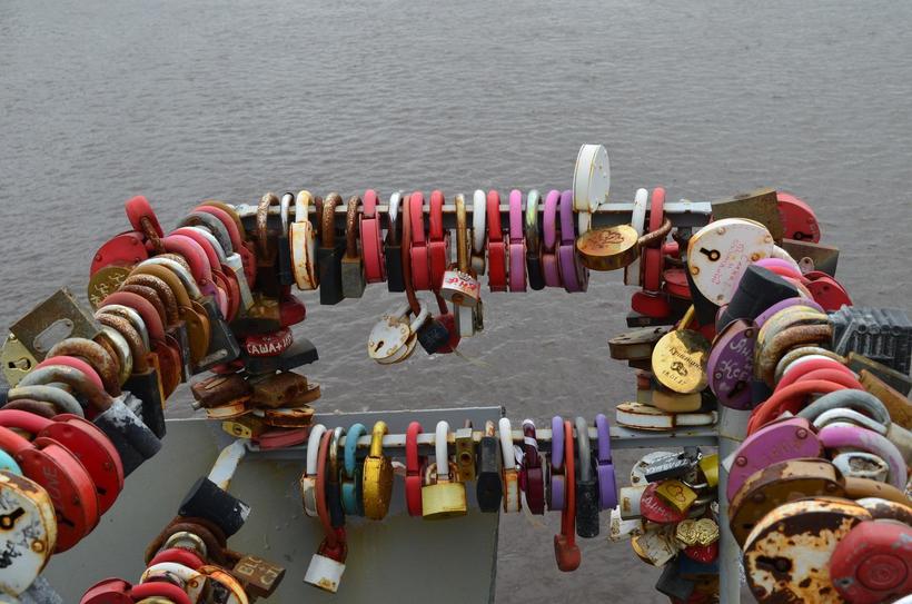 Коллекция разноцветных замков