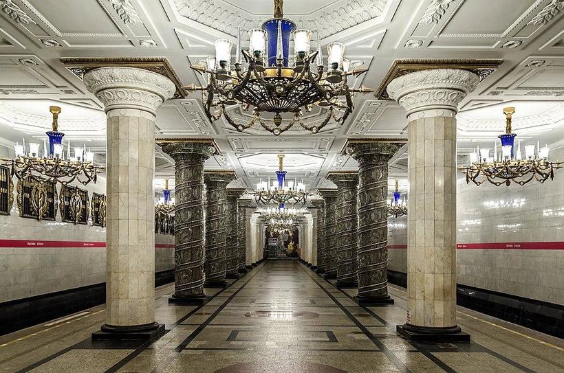 "Автово" - самая красивая станция петербургского метро