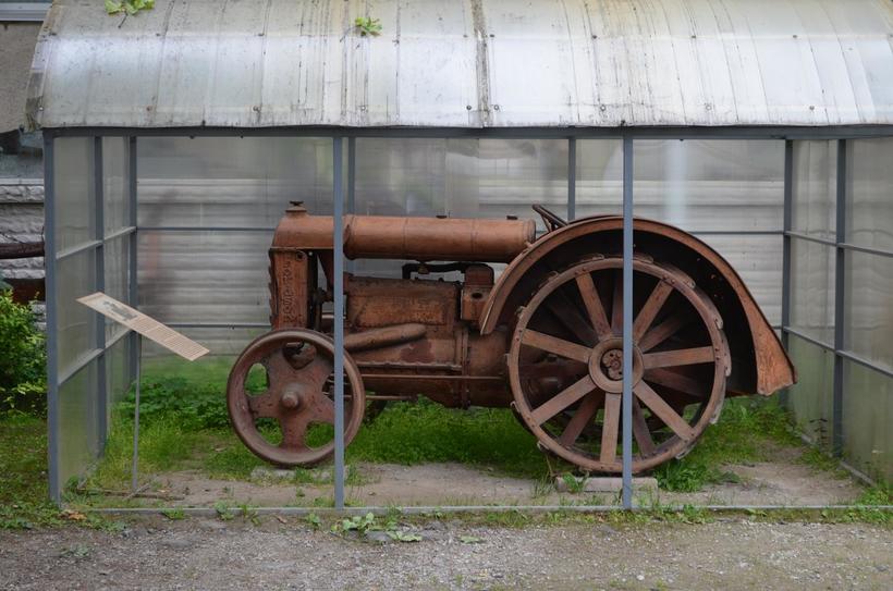 Американский трактор, выпущенный в 1923 году