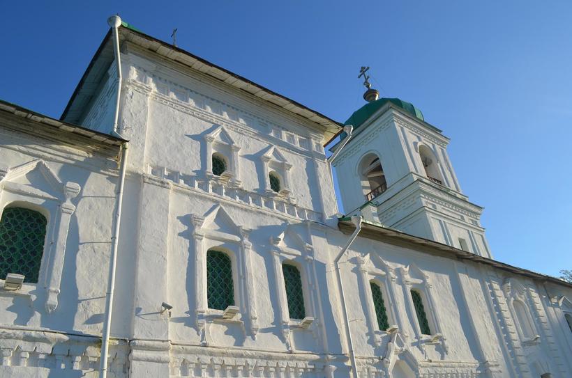 Монастырские здания чистые и аккуратные