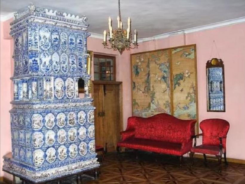 Интерьеры Летнего дворца довольно скромные