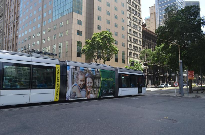 Через даунтаун проходит ветка современного трамвая