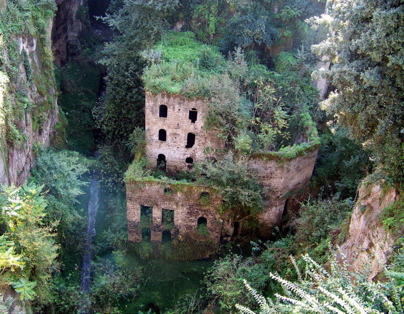Блог - Valley of the Mills — заброшенные мельницы на дне ущелья в Италии Valley of the Mills — заброшенные мельницы на дне ущелья в Италии