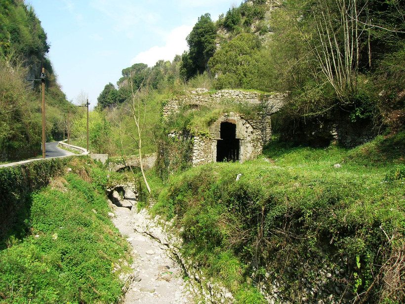 Блог - Valley of the Mills — заброшенные мельницы на дне ущелья в Италии Valley of the Mills — заброшенные мельницы на дне ущелья в Италии