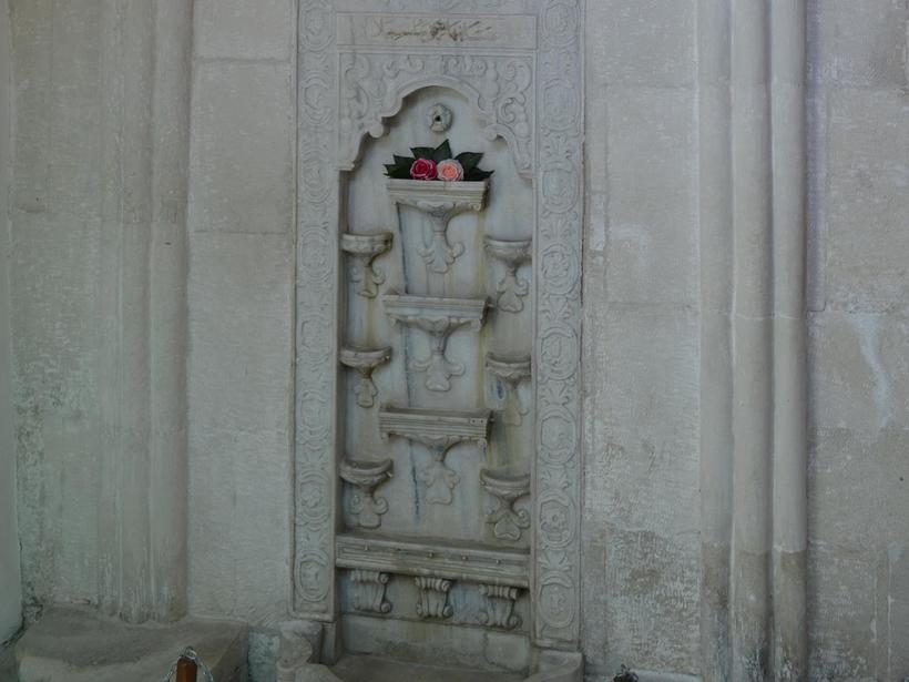 Фонтан слёз "плачет" уже больше двух веков