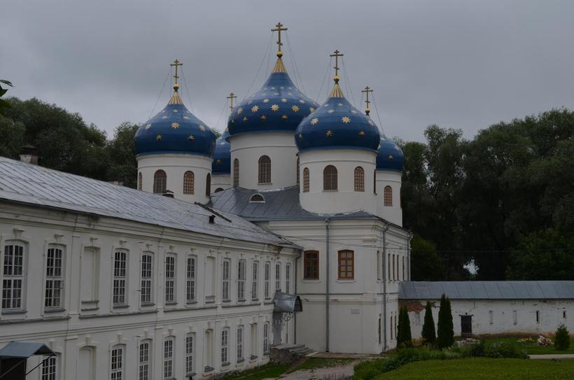 Ещё недавно Крестовоздвиженский собор выглядел совсем неприглядно. Сейчас всё иначе