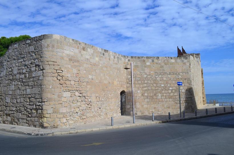 Старинные стены