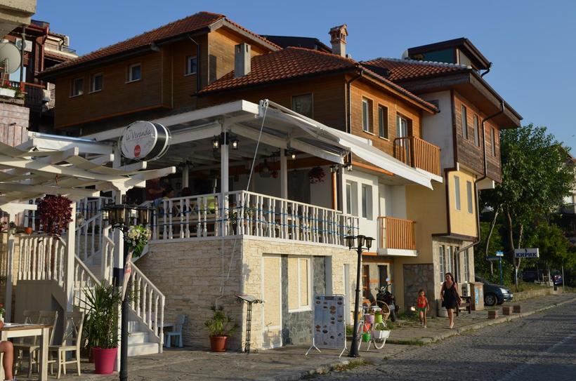 Один из домов на набережной