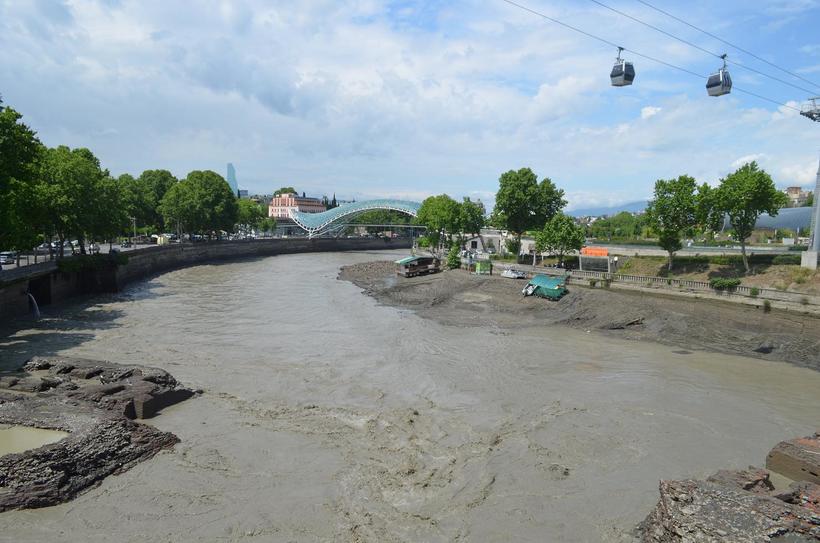 Конструкция кажется чужеродным телом в центре города
