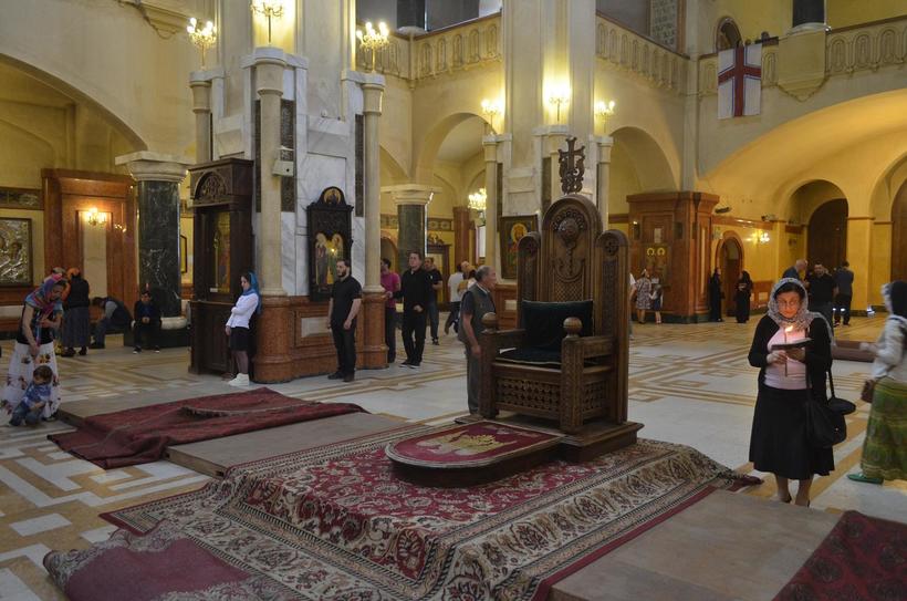 Верующих много, но не слишком много